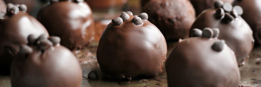 Triple Chocolate Chipotle Cake Truffles
