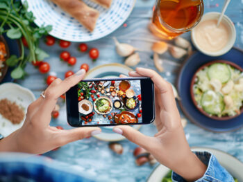 The Impact of Instagram on Your Diet: Positive and Negative Aspects